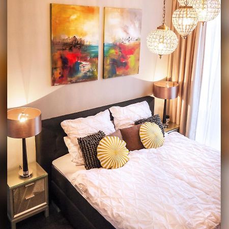 Comfort And Style In City Center With Ensuite Bathroom On Schaafenstrasse Cologne Exterior photo